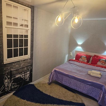 Амстердам Apartment Кременчук Екстериор снимка